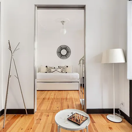 Pateo Renato Baptista 2-br In Arroios Appartement *