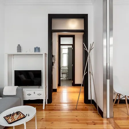 Pateo Renato Baptista 2-br In Arroios Apartment